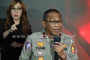 Buku Panduan Soal Ujian Permudah Masyarakat Bikin SIM