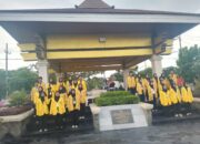 Di Makam W.R. Soepratman, Indonesia Raya Dinyanyikan Tiga Stanza: Peringatan 97 Tahun yang Menggetarkan