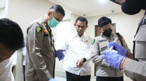 Pastikan Bersih, Personel Dittipidnarkoba Rutin Tes Urine