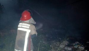 BPBD Atasi Kebakaran Sampah di Belakang Pasar Curug Kurang dari 1 Jam