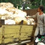 Diduga sampah Aeon mall Di Buang Ditengah Pemukiman Warga Jatake