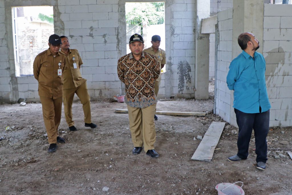 Tinjau Proyek Pembangunan di Kawasan Al-A’zhom, Wali Kota Tangerang: Jangan Sampai Ibadah Jemaah Terganggu