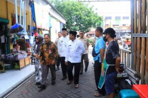 Pastikan Stok Aman, Pj Wali Kota Tangerang Lakukan Sidak Pasar