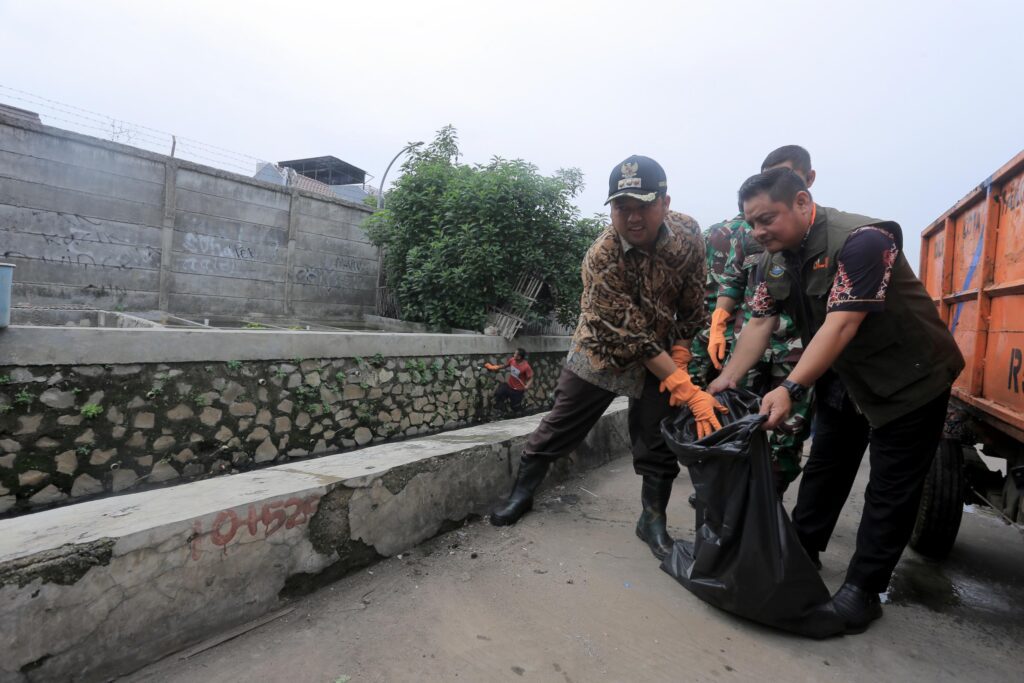 Hari Minggu, Wali Kota Tangerang Ajak Masyarakat Kerja Bakti Serentak