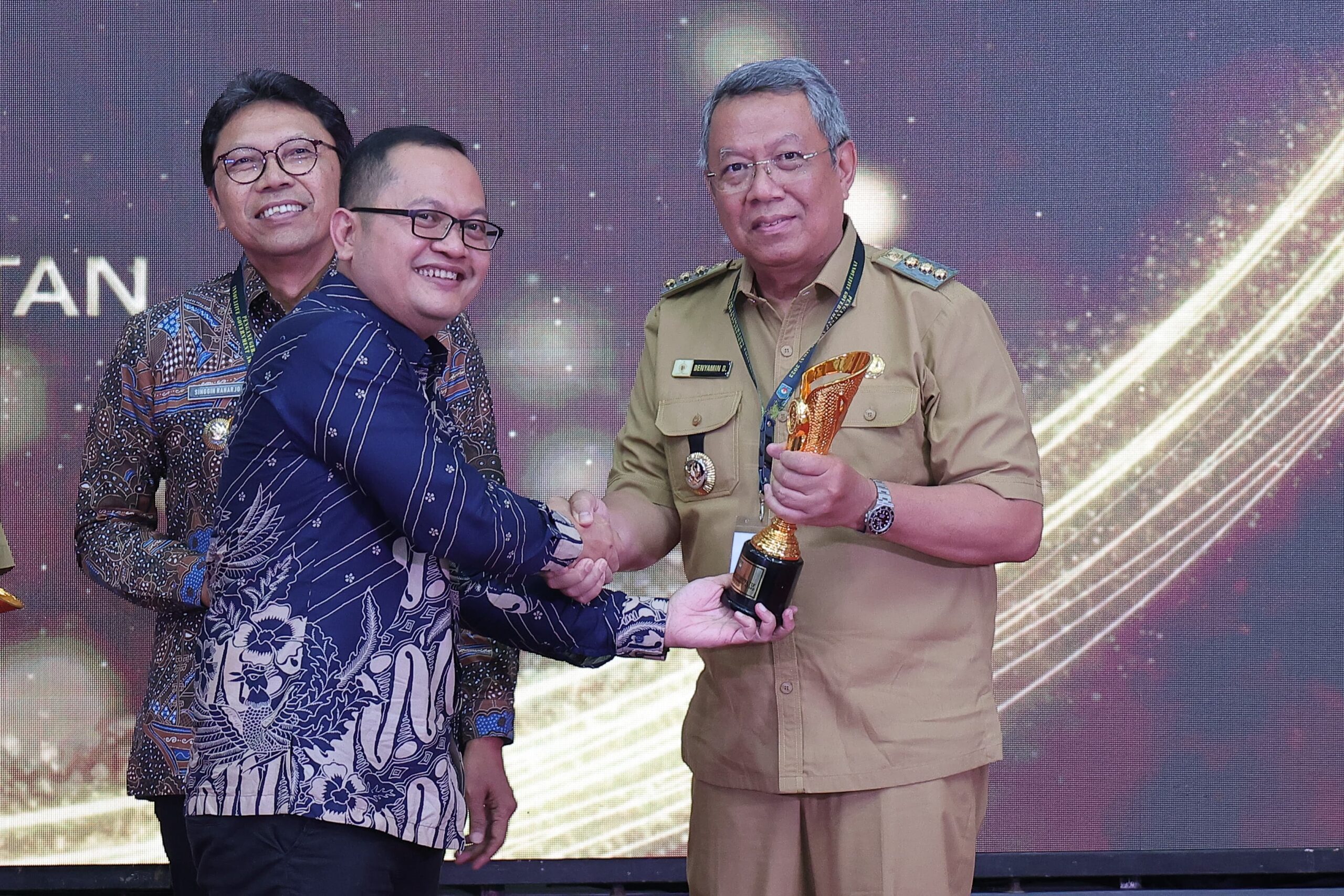 Pemkot Tangsel Raih Penghargaan Kota Sangat Inovatif dari Kemendagri RI