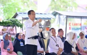 Silaturahmi dengan Nasabah PNM Mekaar, Presiden Tekankan Semangat sebagai Modal Utama Berusaha