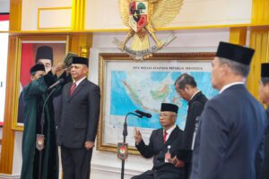 Lantik 2 Pejabat Pimpinan Tinggi Madya, Mendagri Sampaikan Sejumlah Arahan Penting