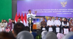 Presiden Tekankan Nasabah Mekaar Gunakan Pinjaman untuk Modal Usaha