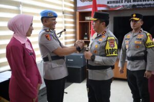 Kapolda Banten Pimpin Upacara Sertijab Kabid Propam Polda Banten