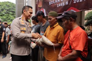 Sambut Bulan Suci Ramadhan, Polsek Cengkareng Bagi-bagi Santunan Anak Yatim dan Beras Gratis untuk Masyarakat