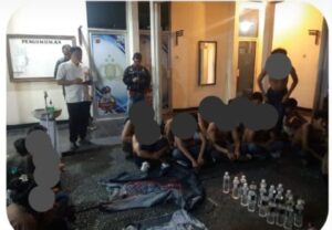 Polsek Ciawi Amankan Sekelompok Anak Muda-Mudi yang Menggelar Pesta Miras di Lapangan Bola Desa Citapen