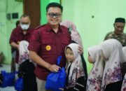 Semarakkan HBP ke-60, Petugas Lapas Porong Bagikan 200 Paket Buka Puasa Kepada Masyarakat