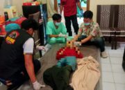 Polsek Jonggol Lakukan Pengecekan Adanya Seorang Pria Ditemukan Meninggal Dunia Karena Terjatuh di Kamar Mandi