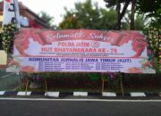 KJJT Wilayah Serentak Kirim Ucapan HUT Bayangkara Ke-78 Lewat Karangan Bunga