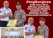 Kapolsek Tegalsari Bersama Kanitreskrim dan personil Reskrim Terima Penghargaan dari Pjs. Walikota Surabaya