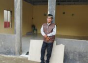 Kepala Sekolah SDN 02 legok membangun mushola,Untuk Bisa Digunakan Warga Sekitarnya