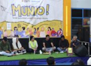Mencari Ibu di Pendopo Kampus Stikosa AWS