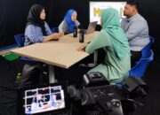 MUNIO On Screen Produksi Stikosa AWS untuk Tayangan Televisi Publik