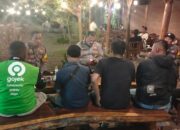 Kapolsek Krian Cangkruan Kamtibmas Bersama Komunitas PSHT Cabang Krian di Warkop Krian