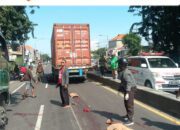 Dua Korban Berboncengan Meninggal Dunia Terlindas Truk