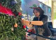 Unik dan Berkelanjutan, Aston Sidoarjo Hadirkan Pohon Natal dari 2025 Bonggol Nanas