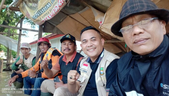 Debit Air Citarum Meningkat Sekcam Cikarang Timur dan Danramil 09 Lemah Abang Tinjau Banjir Labansari