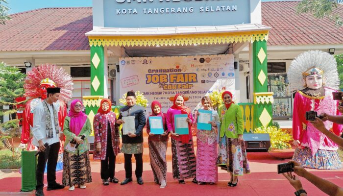 Penyerahan Sertifikat Kompetensi ke 50 peserta didik Berjalan Kondusif
